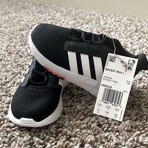 Kids Adidas Brand New Never Worn Racer Tennis Shoe